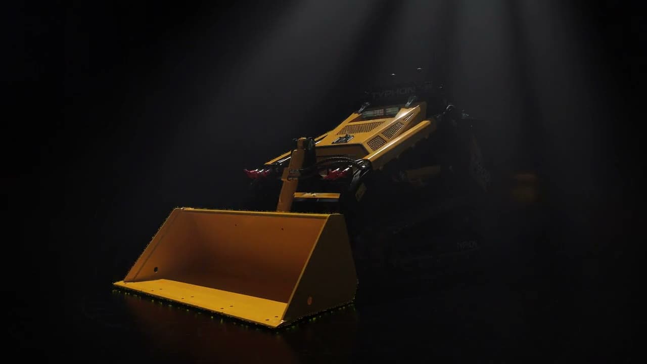 TYPHON STOMP V900 Mini Skid Steer in action